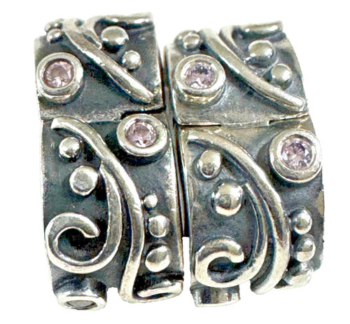 Pandora retired - (pair),