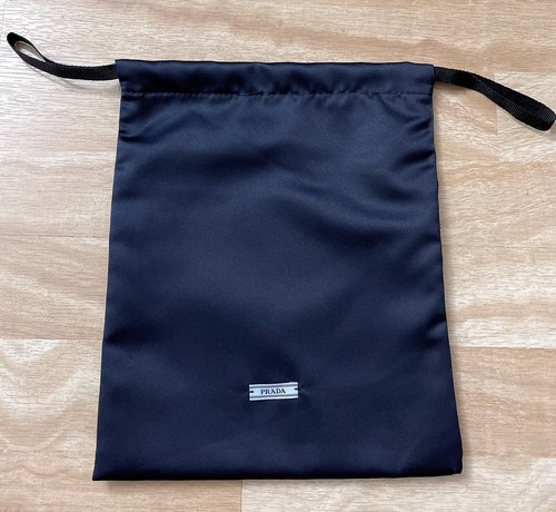 Prada nuovo autentico navy - nuovo,