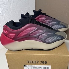 Scarpe Adidas Yeezy Boost 700
