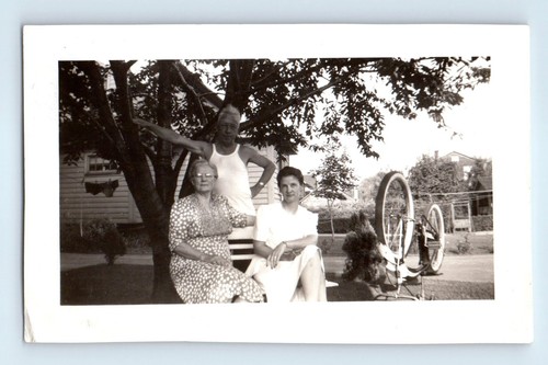 Vecchia foto epoca - trio, uomo