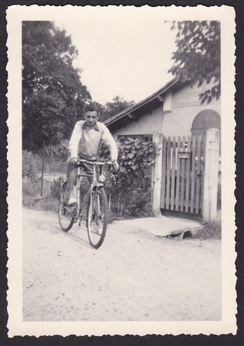 Vintage found photograph - photograph, young