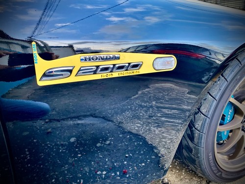 Emblem badge leveler alignment - badge,