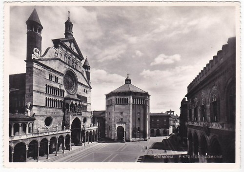Cremona piazza del comune - -,