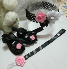 Scarpe neonata complete di