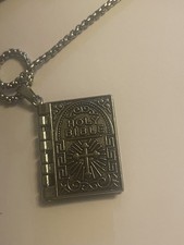 Ciondolo Sacra Bibbia tono argento miniatura preghiera del Signore. Si apre. Pagine su catena