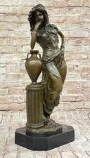 Statua firmata Picault signora