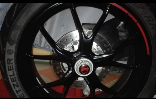 Coprimozzo forcellone ducati - coprimozzo,