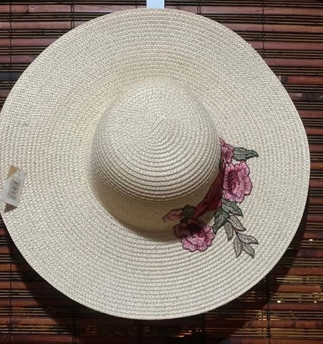 Cappello rosa stile moda