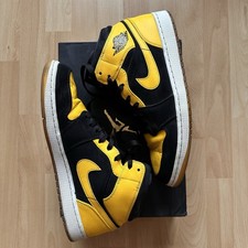 Air Jordan 1 Mid | One Love |