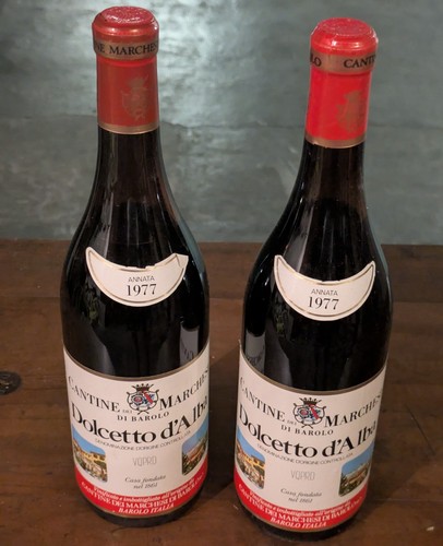 Vino dolcetto delle langhe - dolcetto,