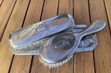 Set da toilette vintage – spazzola per capelli, spazzola per abiti e piattino