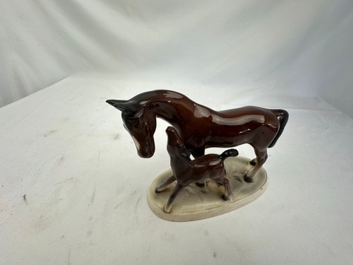 Vintage ceramic horse - horse, foal