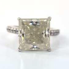 Anello solitario principessa