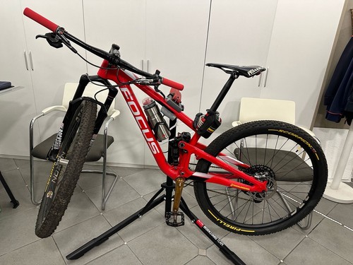Bicicletta mountain race - mountain,