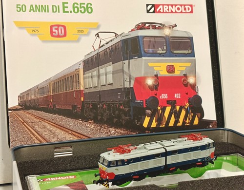 Arnold 2645 locomotiva e - 2645, fs
