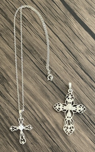 Collana con ciondolo croce - , in
