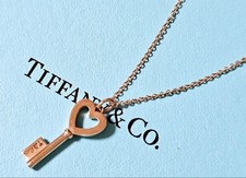 Collana con ciondolo chiave