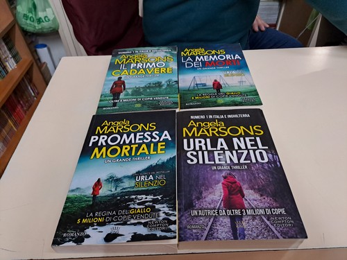 Blocco libri brossurati - brossurati, di