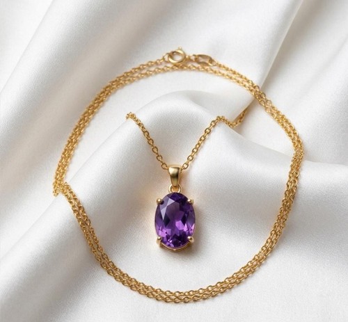 Collana con ciondolo ovale