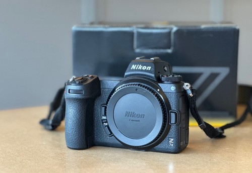 Nikon scocca 905 - ii,