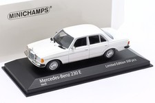 Mercedes-Benz 230E (W123) anno 1982 bianco 1:43 Minichamps
