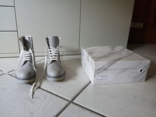 ***SELL GREY KNOCK-OUT BOOTS -
