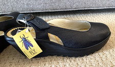 Scarpe nuove senza scatola ~