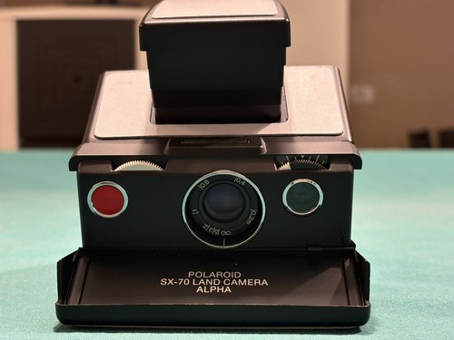 Polaroid land camera - sx-70,