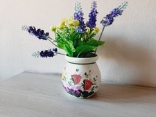 Vaso In Porcellana Con Fiori Finti Margherite Gialle E Lavanda Viola