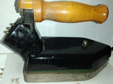 ANTICO FERRO DA STIRO