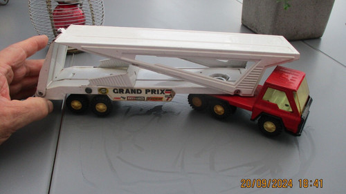 Ancien camion semi remorque - ancien, en