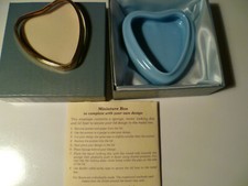 PORTA PASTIGLIE CUORE CERAMICA AZZURRO COPERCHIO APERTO X INSERIRE RICAMO FOTO