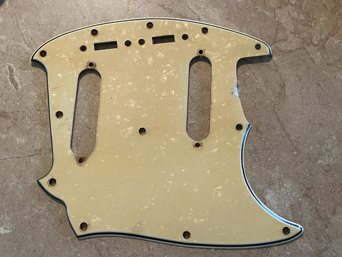 Battipenna perloide chitarra