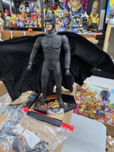 Hot toys batman - hot, begins