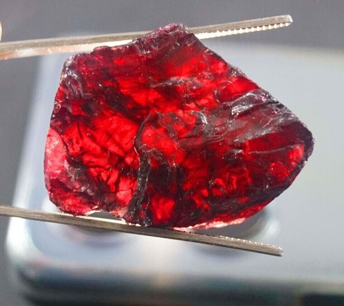 Painite rossa naturale 70 - rossa, 87,70