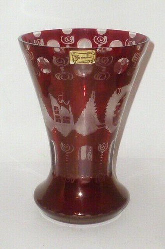 Vecchio rubinrote vaso vetro - vecchio,