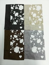 Runner centrotavola con fiori