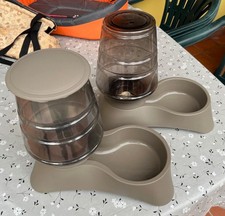 accessori per cani e gatti cuccia + ciotole dispenser + tiragraffi + borsa gioco