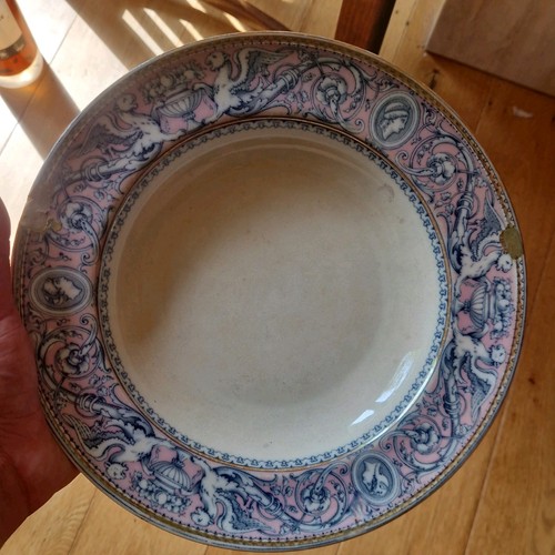 Antico piatto zuppiera