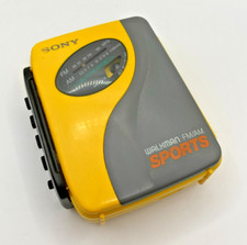 Sony Walkman Sports WM-SXF30 Radio Cassette Player giallo usato funzionante