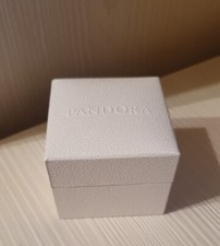 porta charm Pandora gioielli