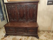 Cassapanca in legno intarsiato con piedi a zampa fine '800