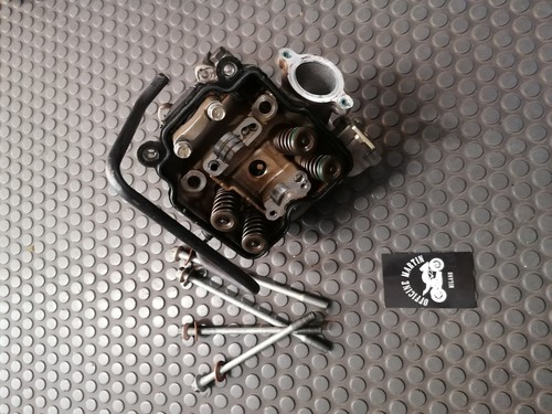 Testata con valvole suzuki - con,