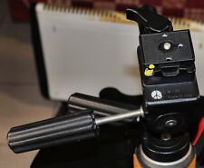 Manfrotto testa Modello 141 - 3 vie per treppiedi . Piastra attacco rapido.