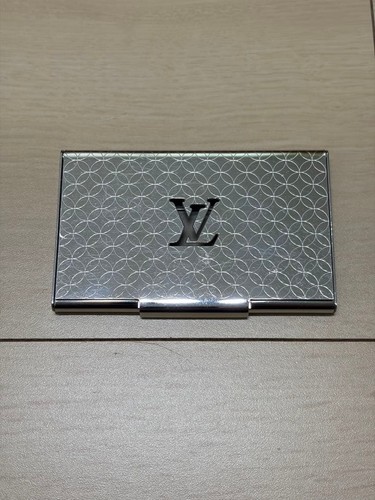Louis vuitton porte - louis, cartes