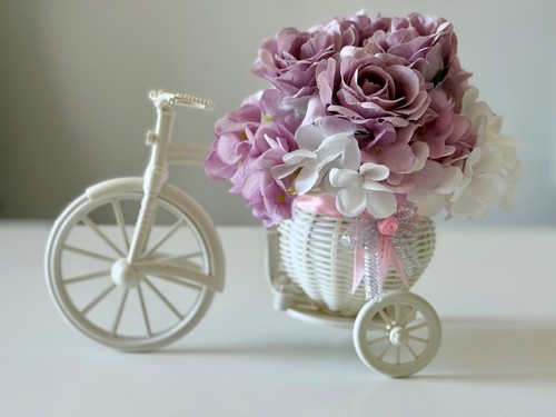 Triciclo decorativo con