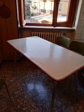 TAVOLO E QUATTRO SEDIE CUCINA