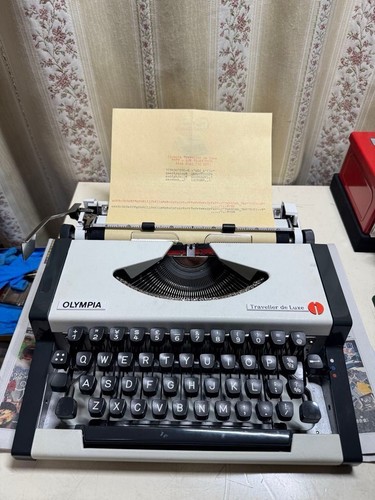 Macchina scrivere olympia - da,