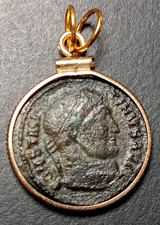 Collana con ciondolo lunetta piena d'oro moneta romana antica Costantino grande corona