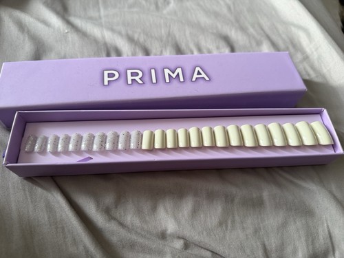 Prima pressa sulle - , unghie